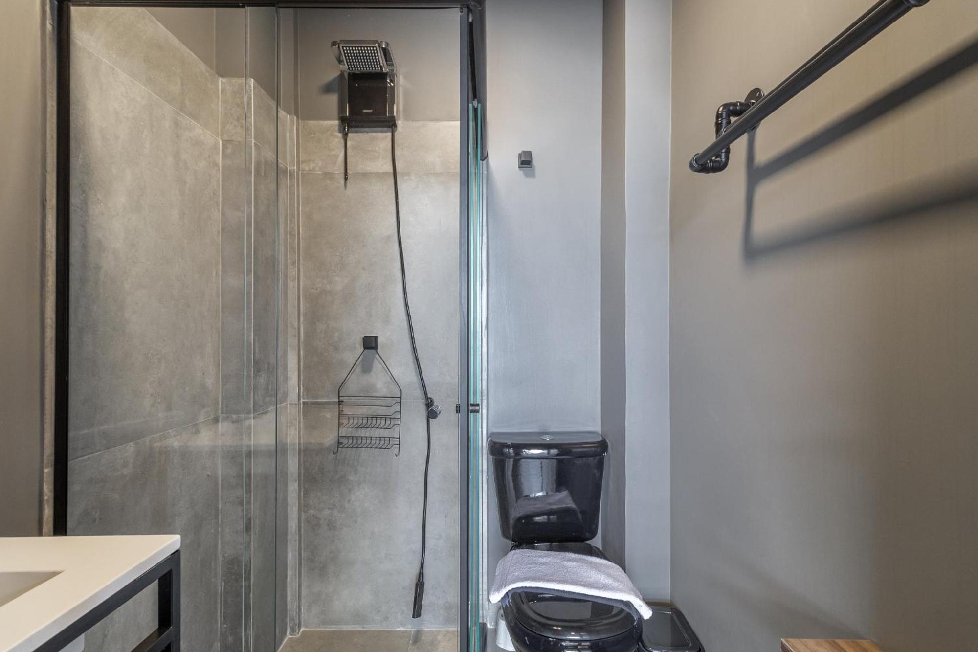 Akile Copan Geek Apartment